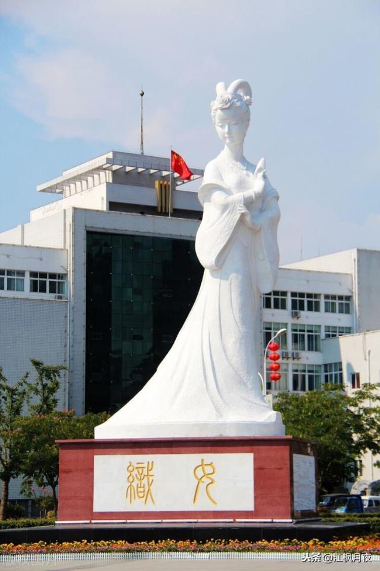 黄梅戏是安徽的主要戏曲剧种但最终是产生在湖北的「黄梅戏是安徽优秀戏曲的代表为何却有那么多湖北的故事」