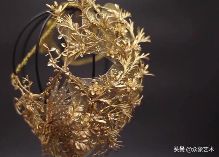 易拉罐做京剧凤冠「易拉罐制作京剧凤冠她手上的活绝了」