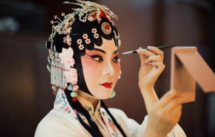 戏曲变脸的原理「看过变脸的你一定没想到戏曲脸谱有这么多讲究」