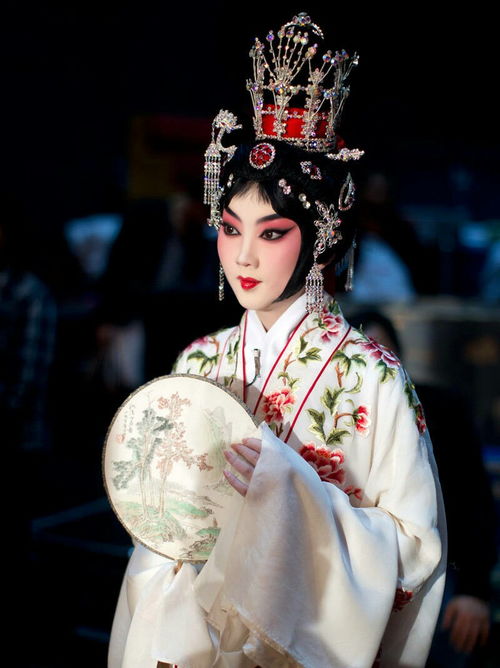 戏曲中红色代表什么黑色代表什么白色代表什么