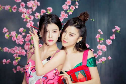 桃花旗袍开头戏曲是什么意思啊