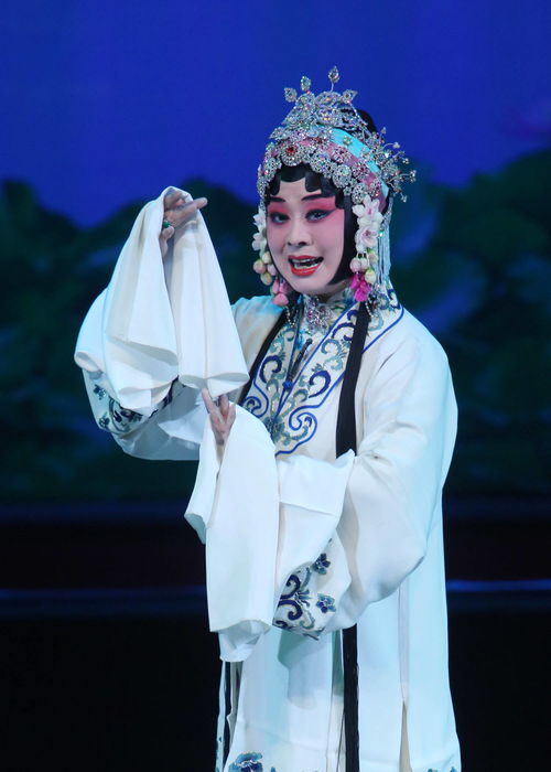 给我播放剧戏曲是什么歌词